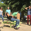 équipement de sport extérieur pour une aire de fitness : abdos simple