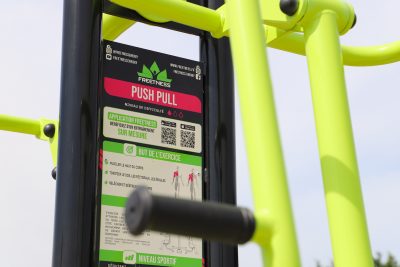 agrès de sport extérieur pour une aire de fitness : Push pull freetness