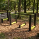 agrès saut de haies sénior dans un parc arboré