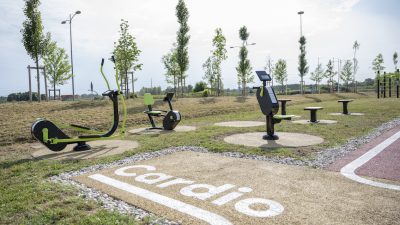 parcours sportif vélo à main, elliptique chargeur smartphone ikea