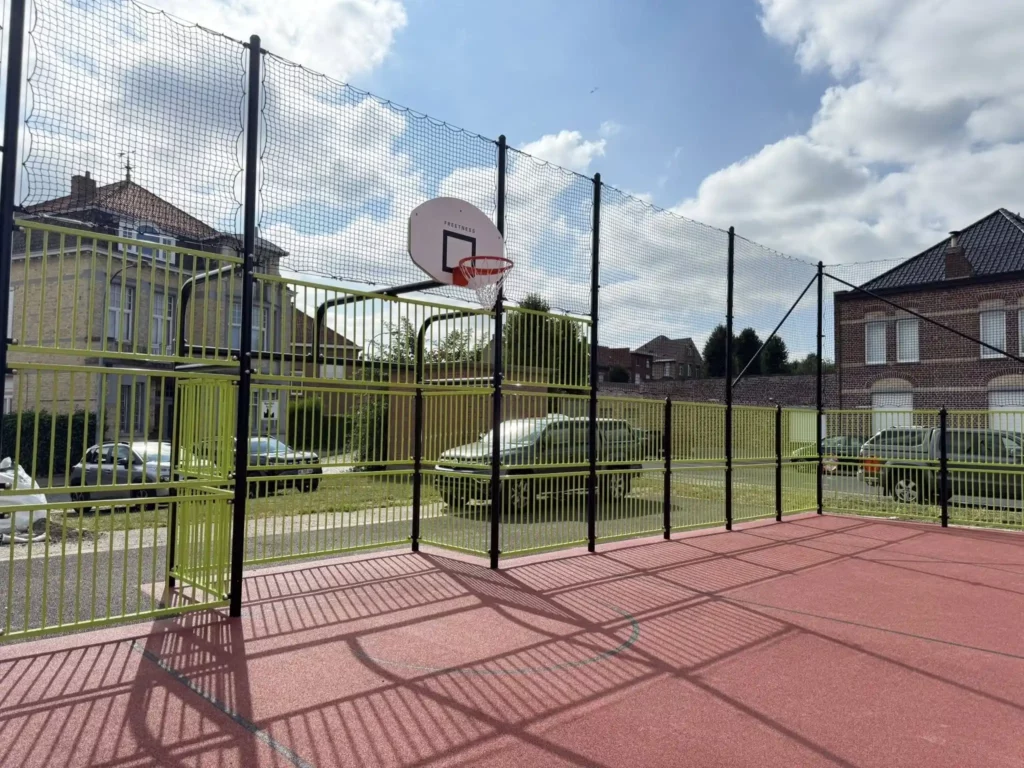 Terrain multisports à Comines-Warneton 1