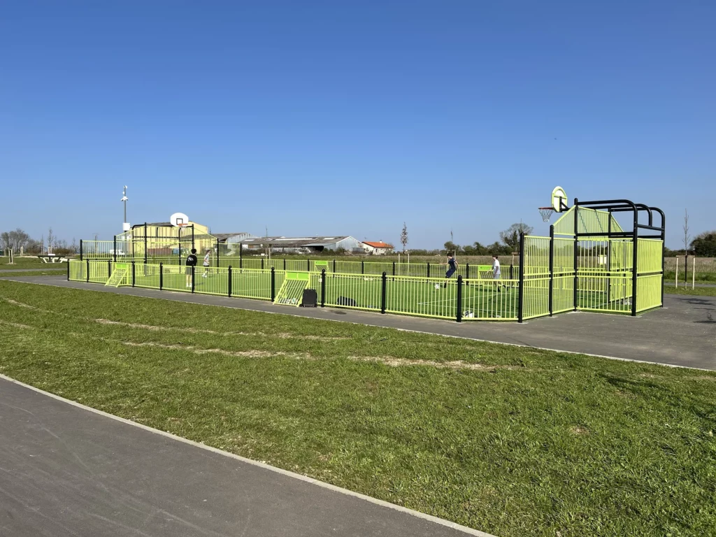 Choisir un fabricant de terrains multisports