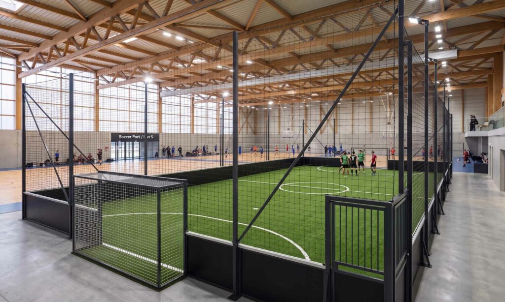 terrain de foot 5 indoor dans un gymnase